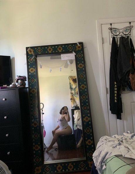 renaa420 model nude photos