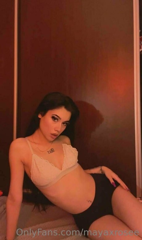 Mayaxrosee best star picture