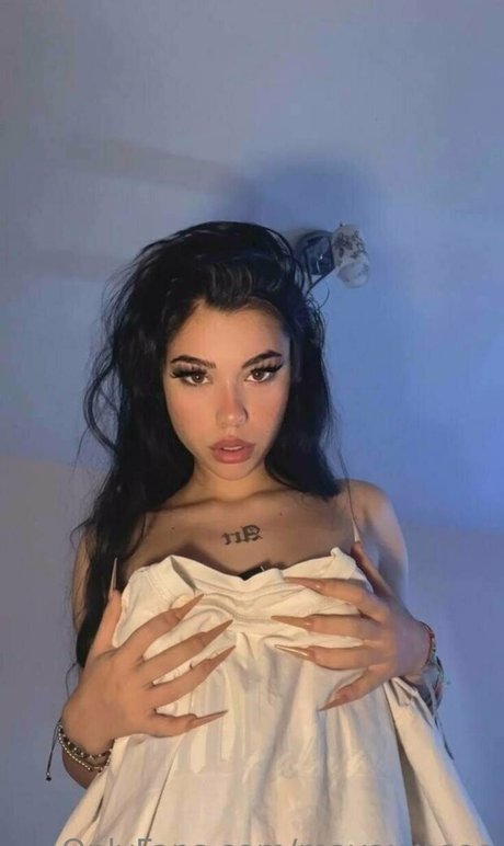 Mayaxrosee pornographic model img