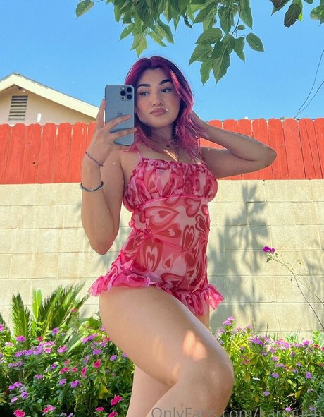 karinugh pornstar erotic img