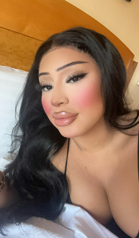 Alexistheedoll beautiful model picture