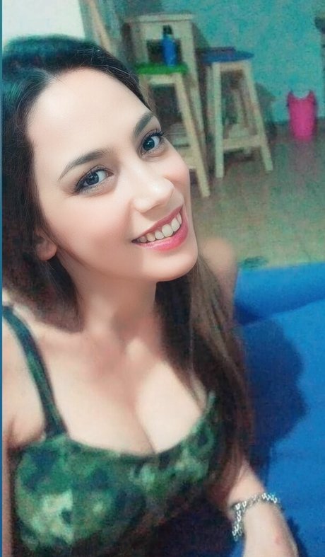 Melani Poisa pornographic model img