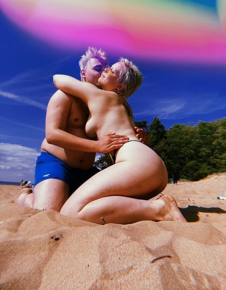 pollyyvla sex model photos