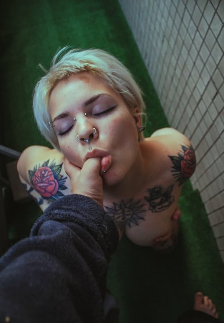 pollyyvla hot star pics