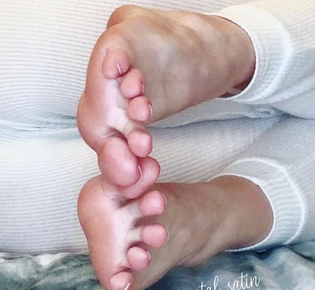 crystal satin free model sexy picture