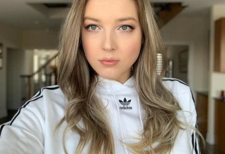 Maya V Henry star img