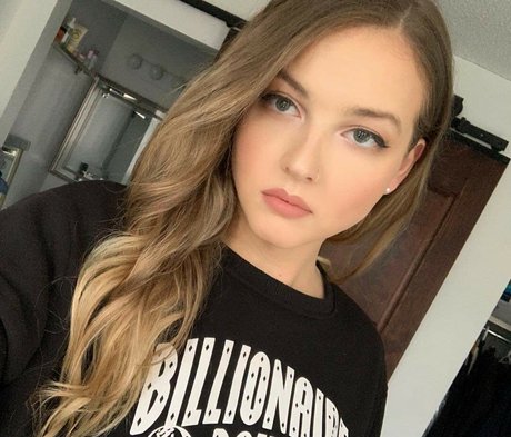 Maya V Henry beautiful star galleries