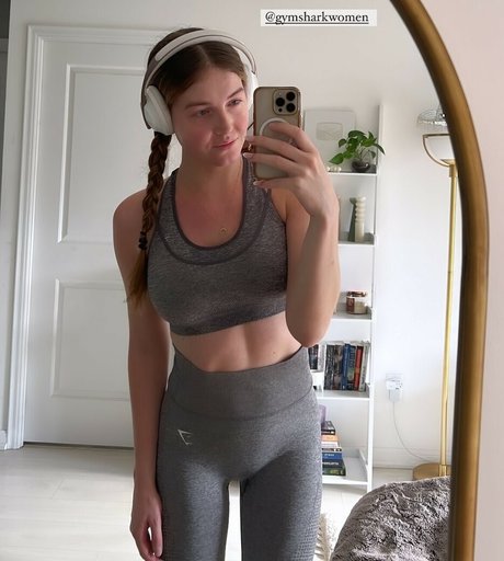 Maya V Henry star hd picture