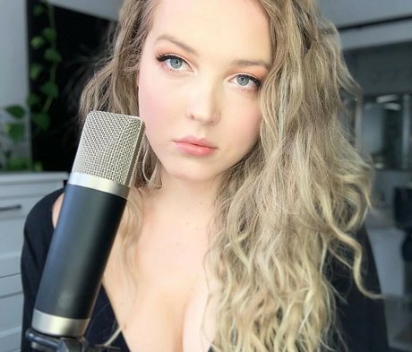 Maya V Henry naked star pics