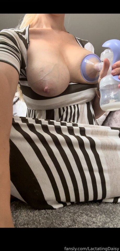 LactatingDaisy pornstar exclusive pics