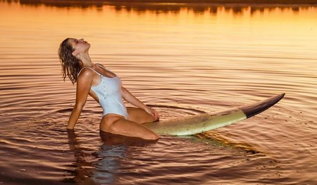 Abbylamaison adult actress img