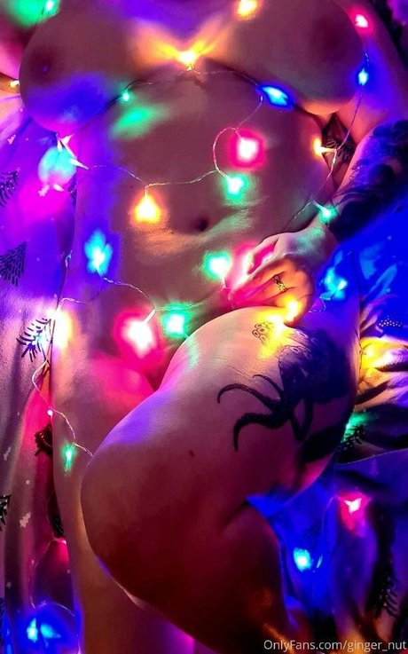 Ginger nut star nudes pic