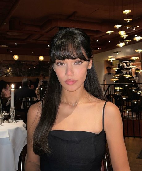 Dina Denoire naked actress pics