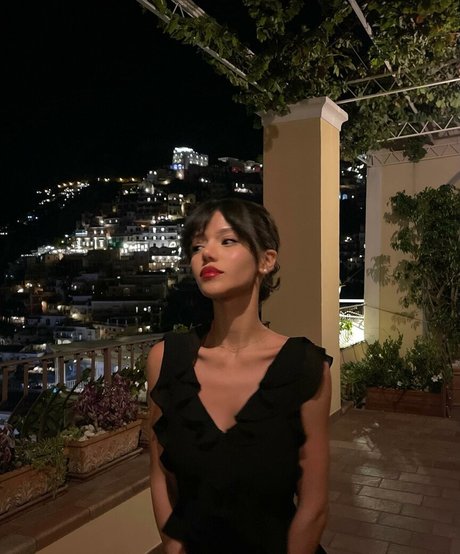 Dina Denoire xxx star photo