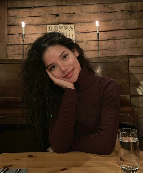 Dina Denoire model exclusive pictures