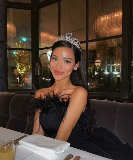 Dina Denoire exclusive model picture