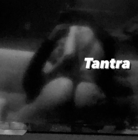 Silk7milk naked model image