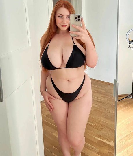 Imladymia erotic pornstar pics