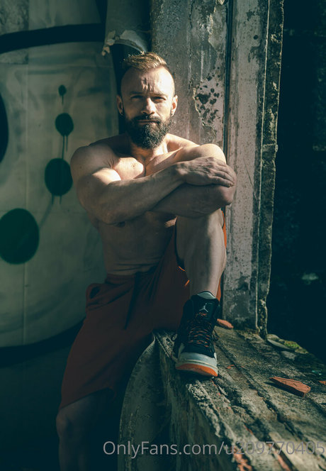 irishbeast69 model pornographic image