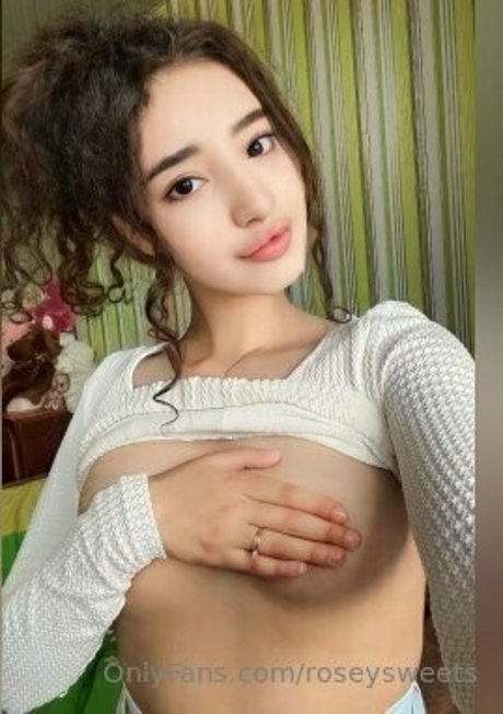 roseysweets pretty pornstar images