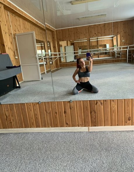 alislyfox nude actress pics