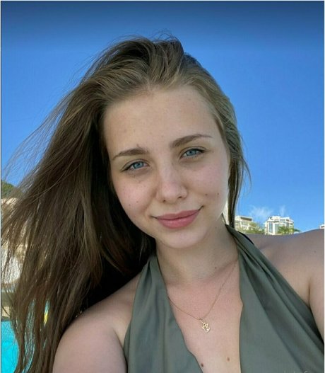 alislyfox nudes actress pictures