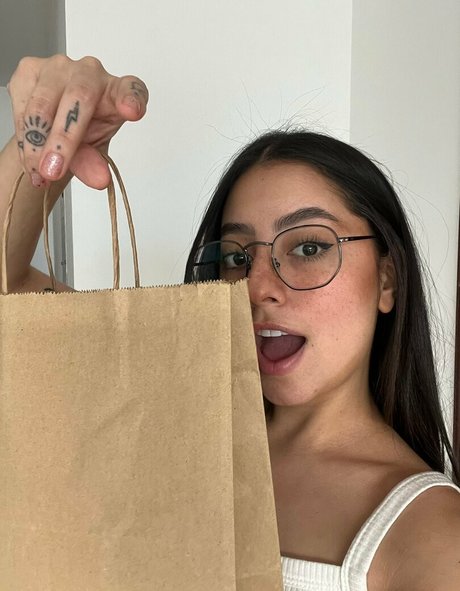 zoelushmodel pornographic actress img