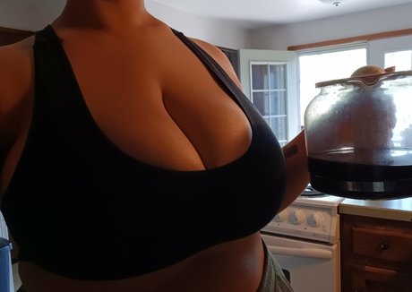 Gutr0t naked model img