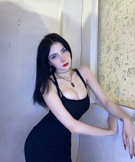 Cooper is dead pretty star img