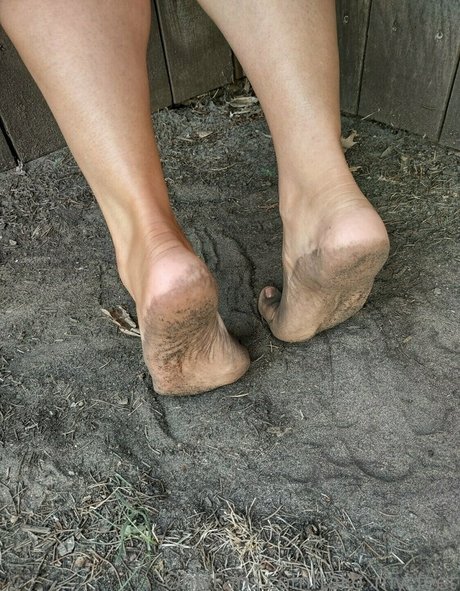 take my feet hot model photos