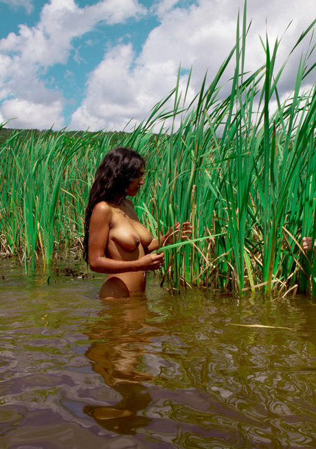 Lee Mariah Armoogam model best img