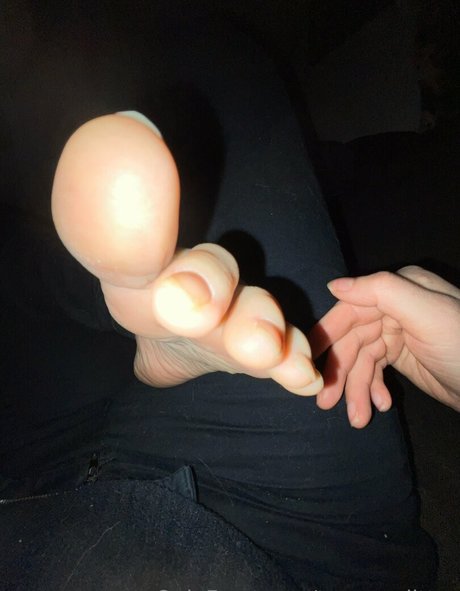 toesonglitter free model images