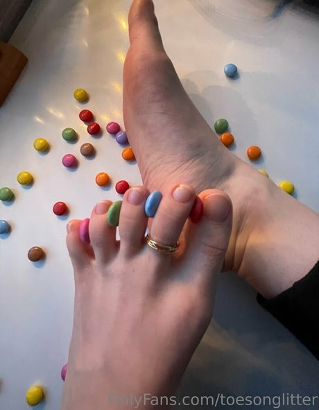 toesonglitter pornstar nude galleries