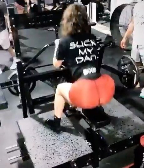 Chloe Flores sex star img