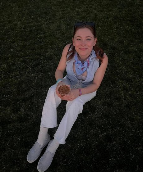 Mina Sundwall hd star pictures