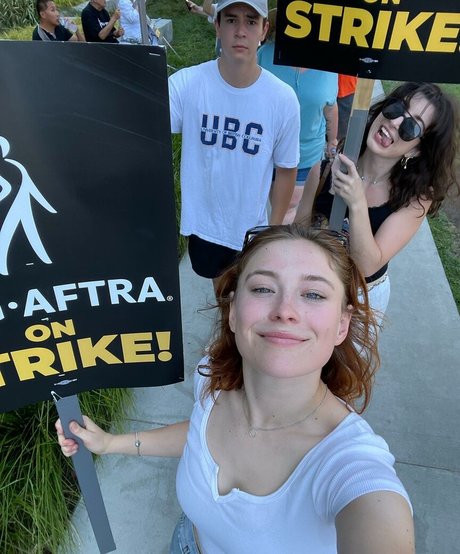 Mina Sundwall beautiful actress img