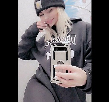 Gray Hawkes star hd img