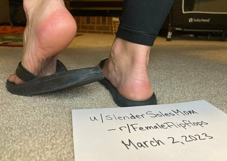 slendersolesmom erotic model galleries