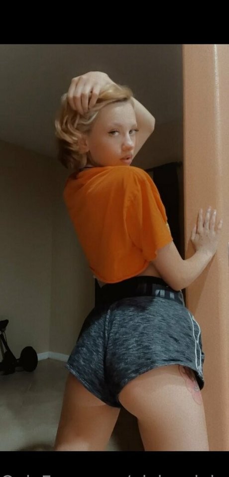 pixieeclaire star naked images