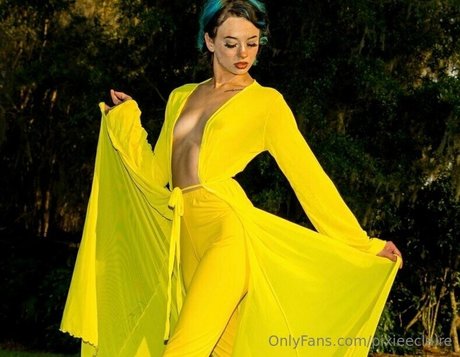 pixieeclaire model high quality pic