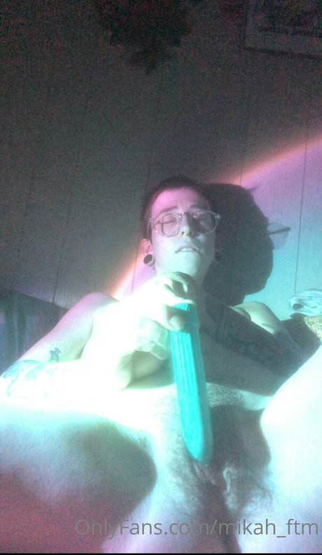 faguettemikah pretty pornstar images