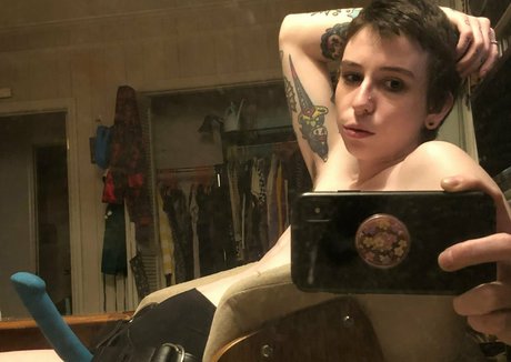 faguettemikah erotic actress photo