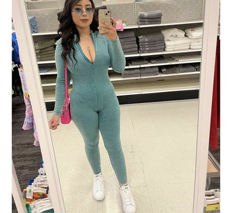 Alemuriiyo model free photo