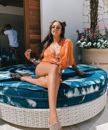 Ashley Nicole Williams star hot pics