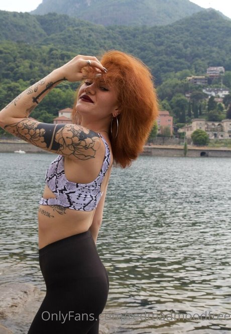 redmadmoodfree model high quality photo