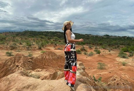 suuuuuki naked star photos