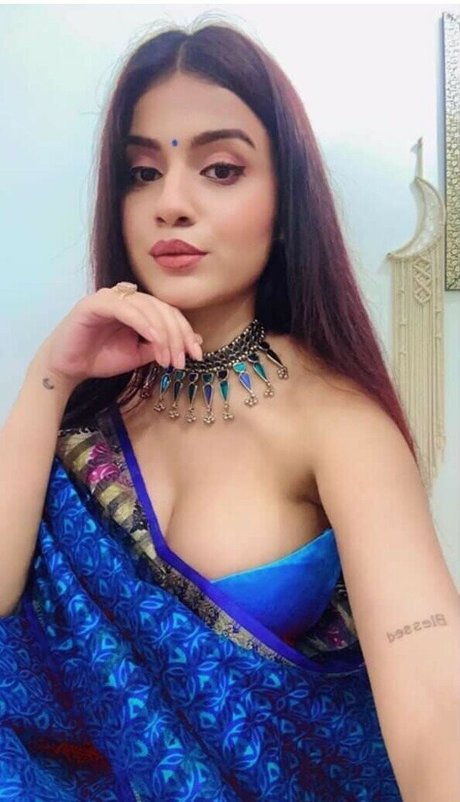 Nidhi Chaudhary model beautiful photos