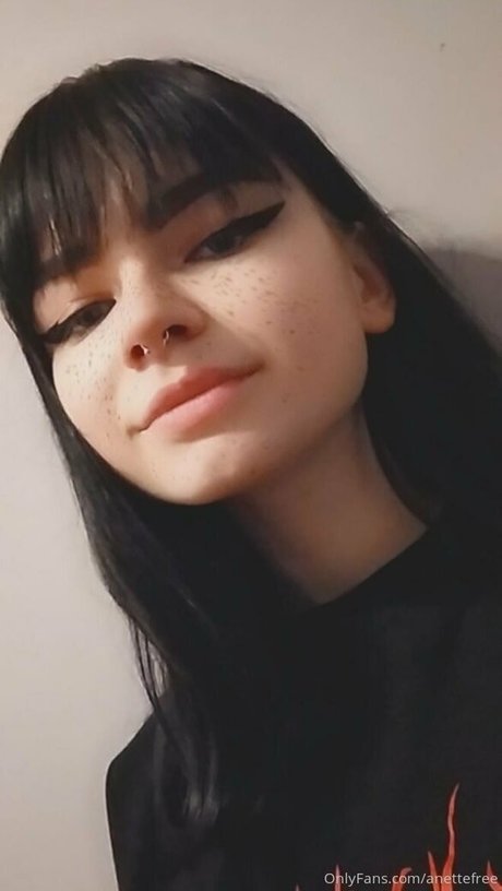 anettefree exclusive actress pic