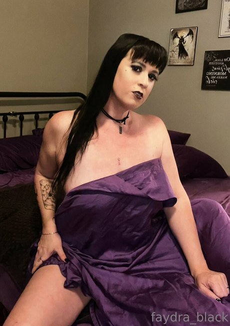 faydra black model erotic photo