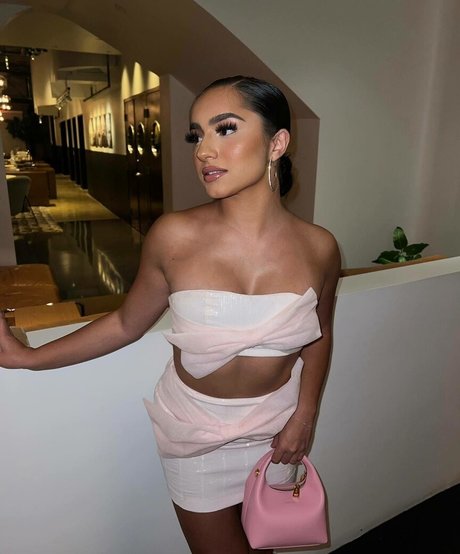 Tatiana McQuay model pornographic pics